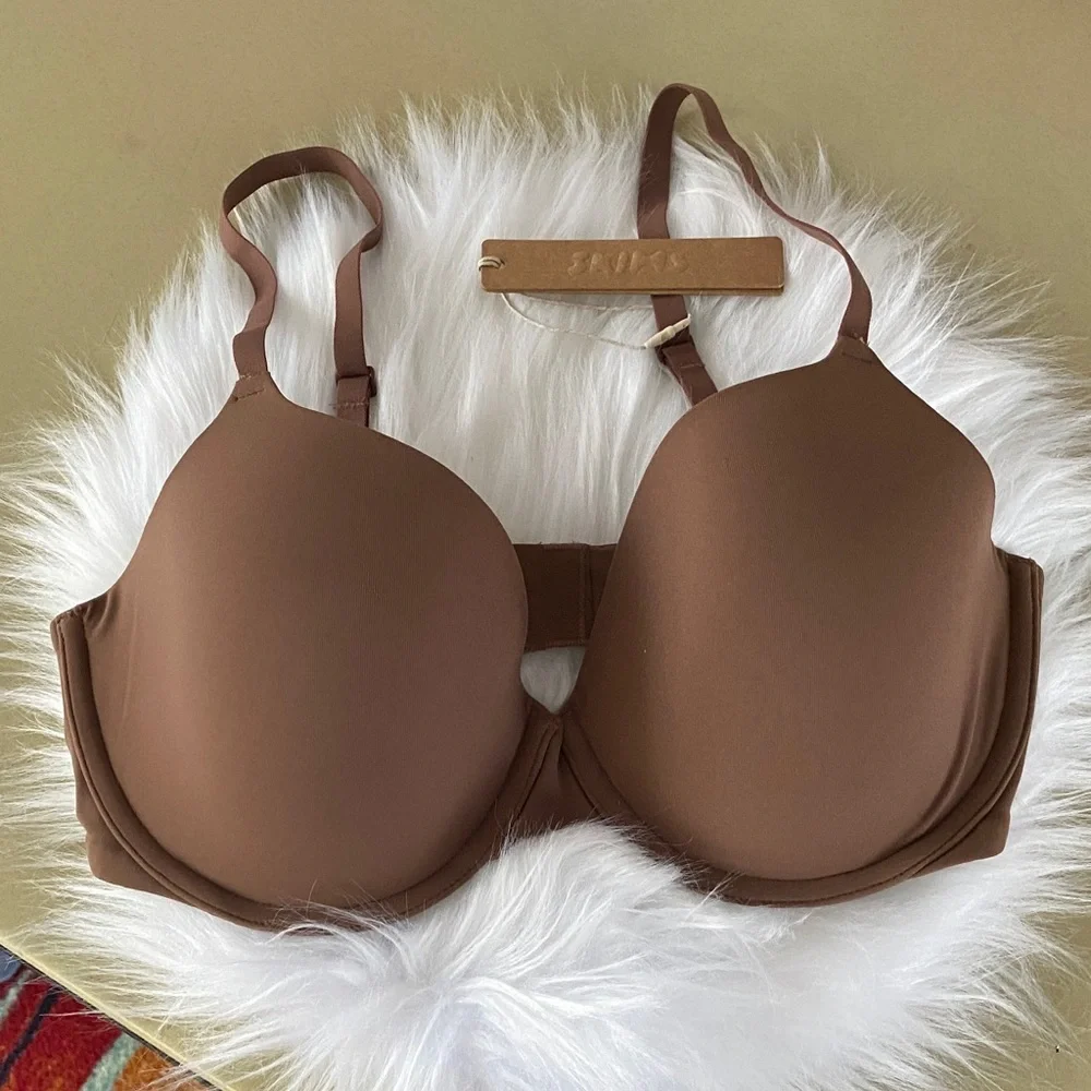 SKIMS NWT Fits everybody T-shirt bra size 34D color jasper